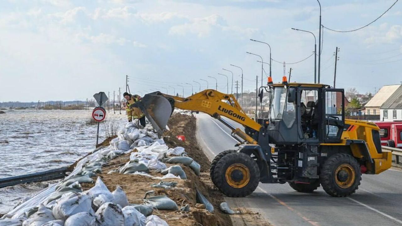 Пробки на трассе Тюмень — Омск растянулись на 60 километров - РИА Новости,  29.04.2024