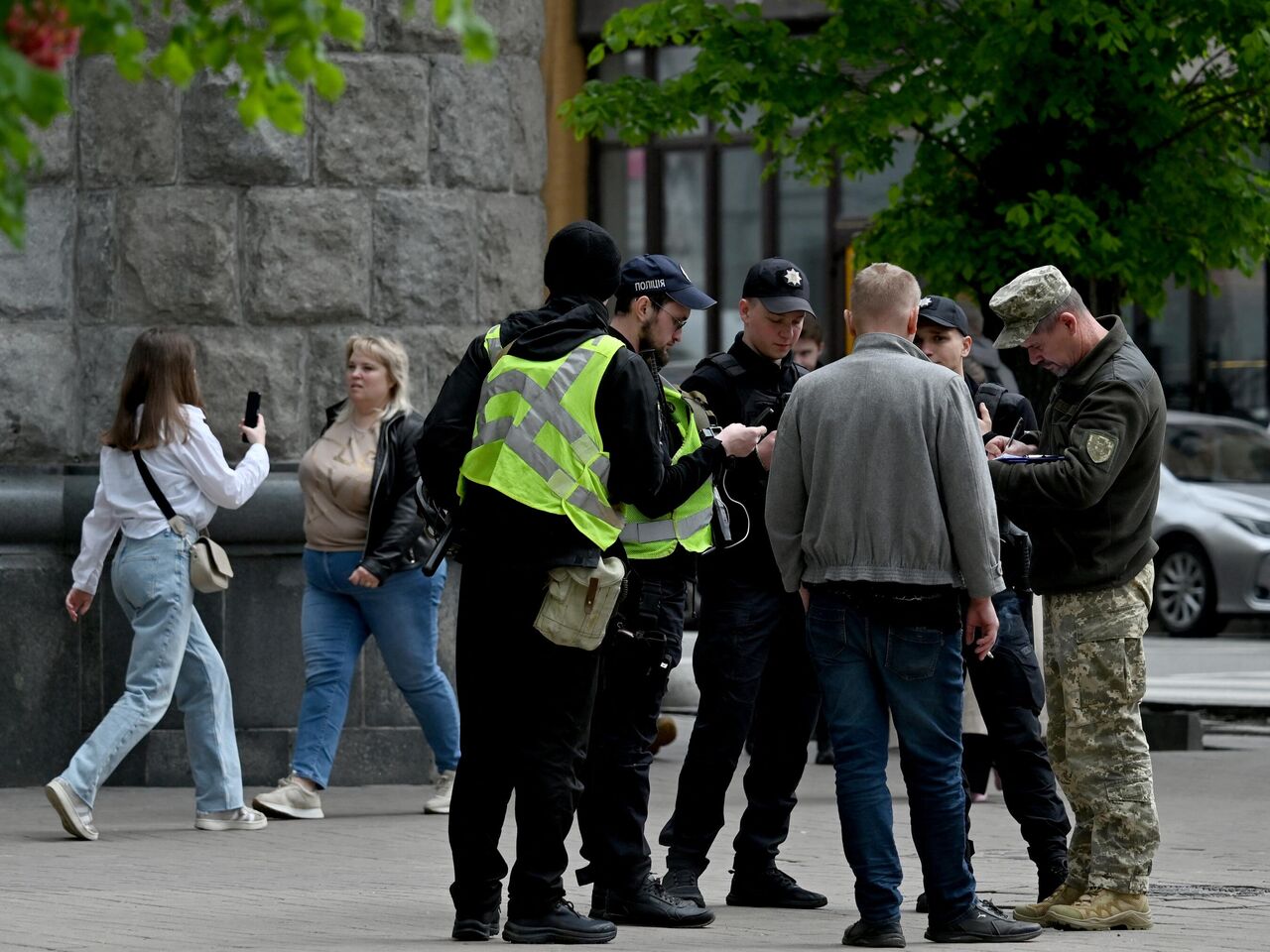 На Украине вступил в силу закон о мобилизации - РИА Новости, 18.05.2024