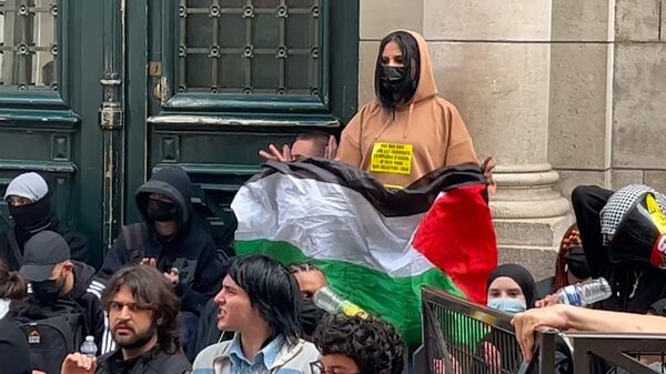Акция протеста в поддержку Палестины у университета Сорбонна