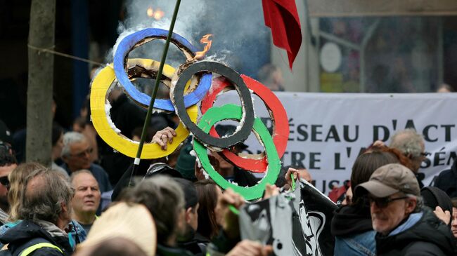 Первомайская демонстрация в Париже.