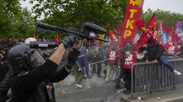 Столкновения с полицией во время празднования Дня труда в Стамбуле, Турция. 1 мая 2024