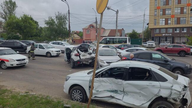 На месте ДТП c участием семи транспортных средств в Воронеже