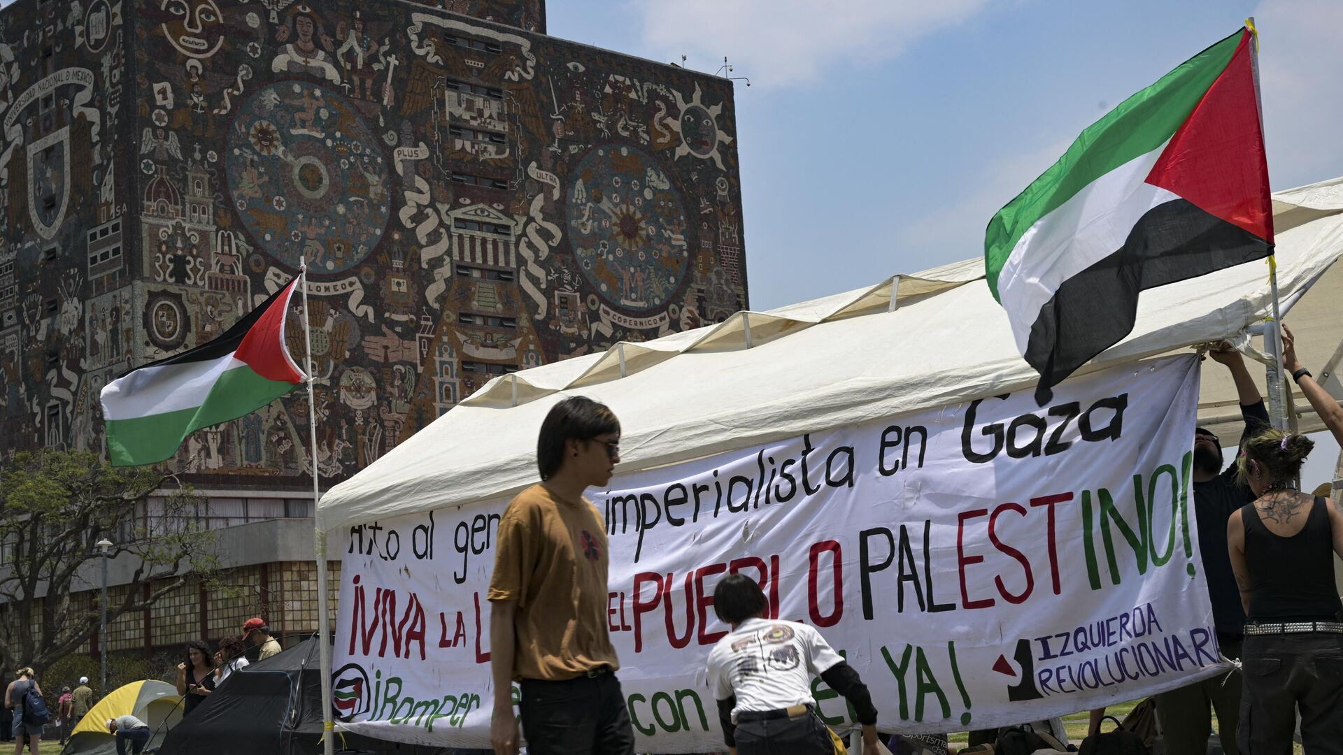 Студенты Национального автономного университета Мексики разбили палаточный лагерь в поддержку Палестины - РИА Новости, 1920, 03.05.2024