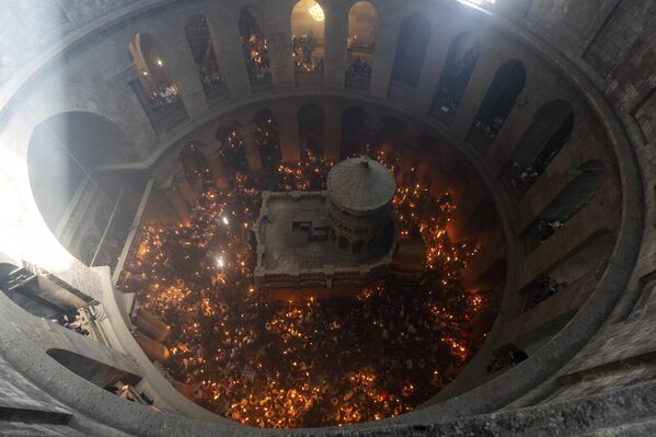 Сошествие Благодатного огня в храме Гроба Господня в Иерусалиме. 4 мая 2024