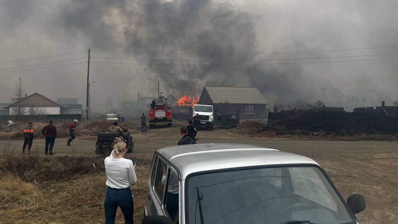 В Иркутской области локализовали пожар в восьми СНТ - РИА Новости,  06.05.2024