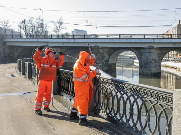 Промывка Головинской набережной Промывка Головинской набережной