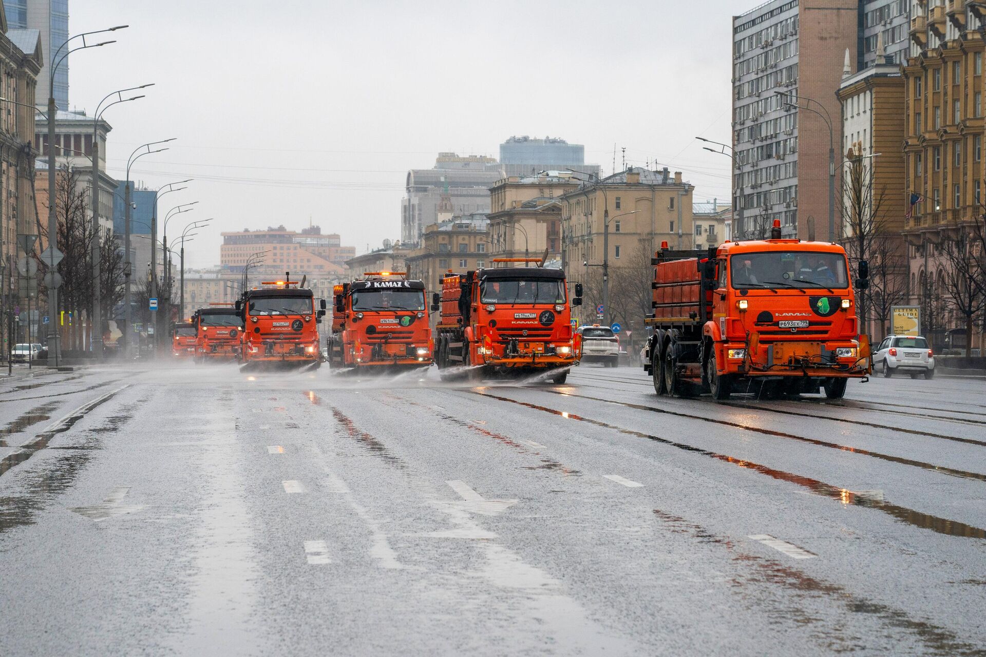 Промывка дорог Москвы шампунем Промывка дорог Москвы шампунем