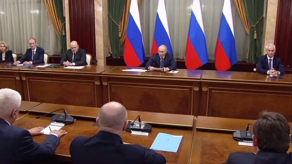  Владимир Путин встречается с членами кабинета министров в Дом правительства