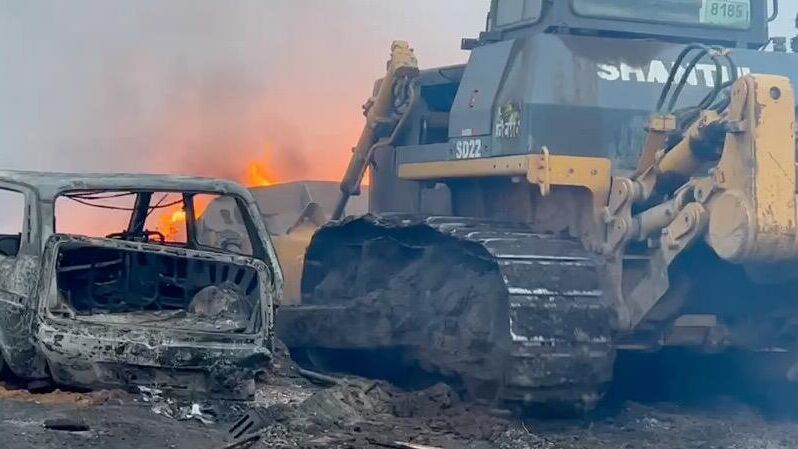 Тушение пожара в дачном кооперативе в Вихоревке в Братском районе Иркутской области - РИА Новости, 1920, 06.05.2024