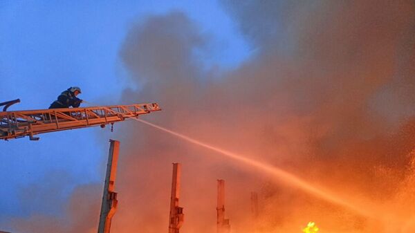 Пожар на территории кирпичного завода в Смоленске
