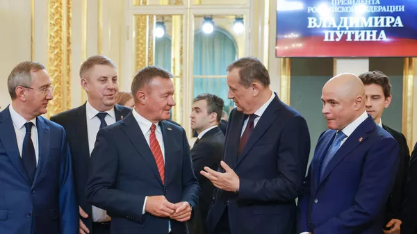 Главы регионов РФ перед церемонией инаугурации президента РФ Владимира Путина в Кремле