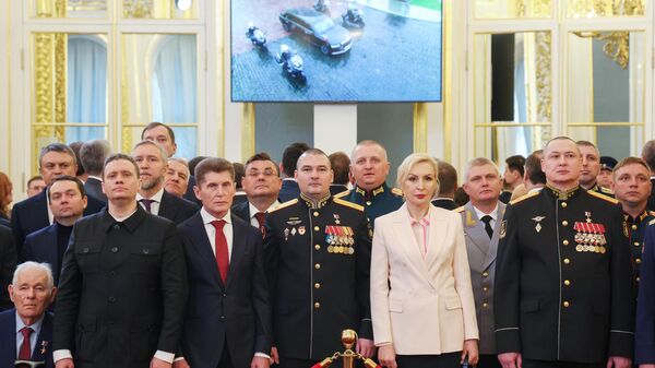 Гости перед церемонией инаугурации президента РФ Владимира Путина в Кремле.