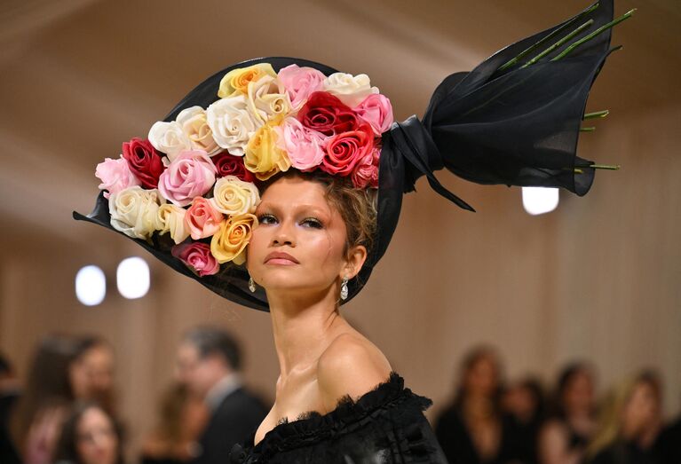 Американская актриса Зендея прибывает на Met Gala 2024 в Метрополитен-музее 6 мая 2024 года в Нью-Йорке