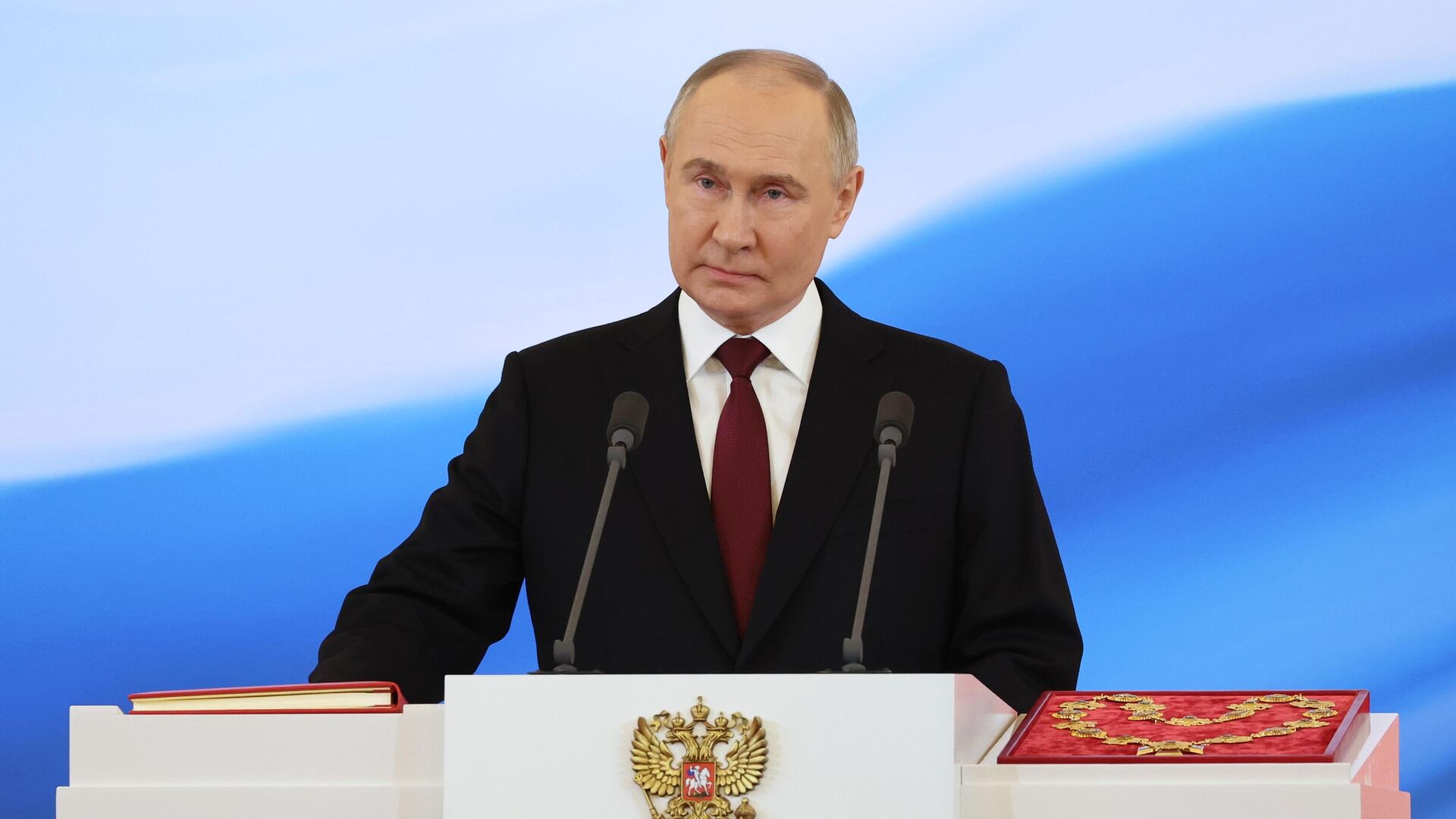 Избранный президент РФ Владимир Путин на церемонии инаугурации в Кремле0
