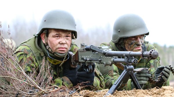 Военнослужащие литовской армии во время учений