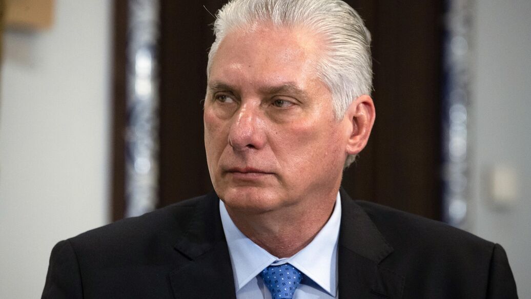 Глава Кубы назвал возможность побывать на Красной площади 9 Мая честью