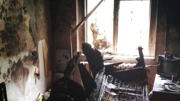 На месте пожара в многоквартирном доме в Уфе 