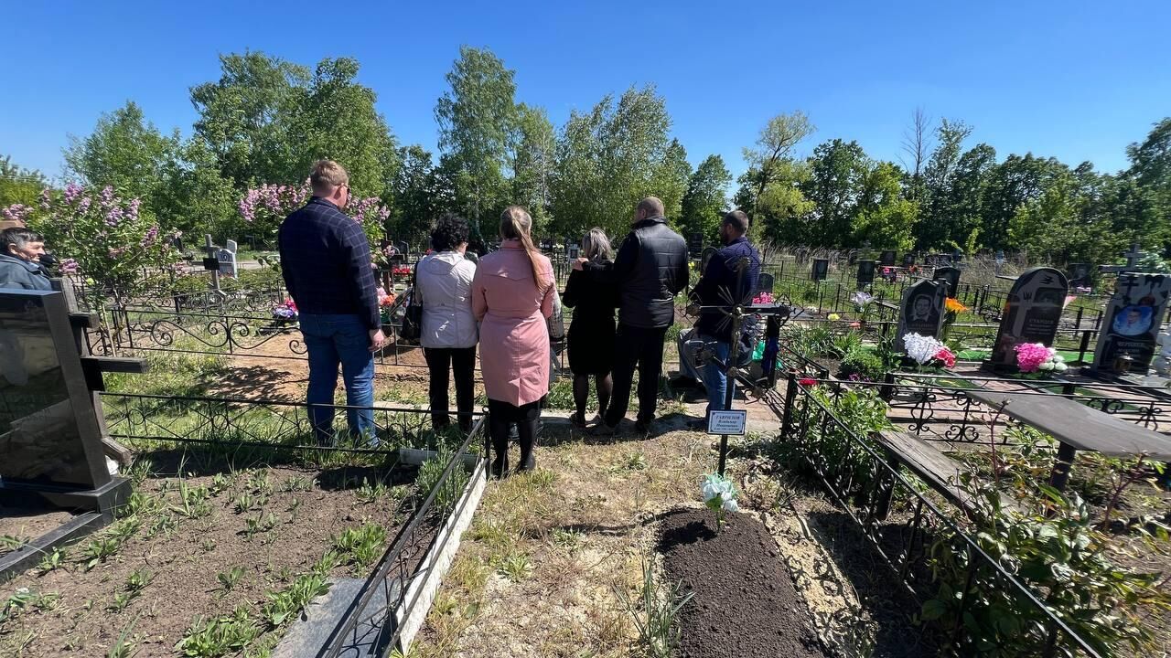 В Белгородской области проходят похороны погибших при атаке украинских БПЛА  - РИА Новости, 08.05.2024