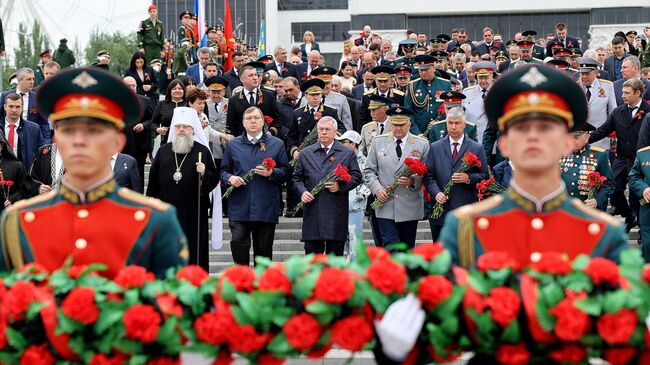 Гирлянду Славы воинам-освободителям возложили в Ростове-на-Дону