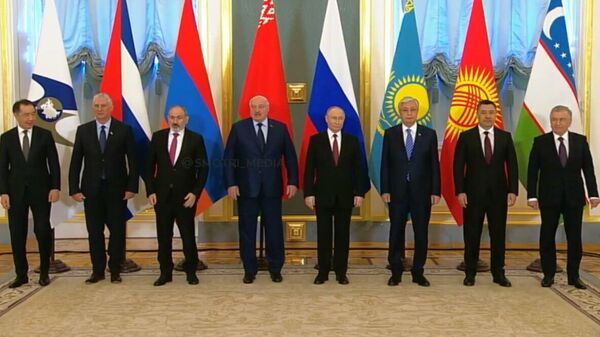 Заседание юбилейного саммита ЕАЭС в расширенном составе в Кремле
