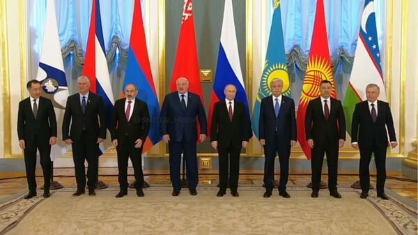Заседание юбилейного саммита ЕАЭС в расширенном составе в Кремле