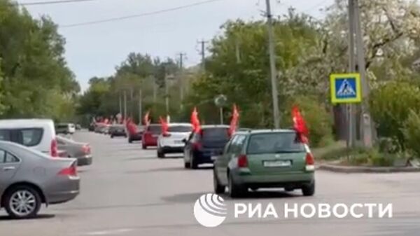 В Геническе Херсонской области стартовал автопробег, посвященный Дню Победы. Кадр видео