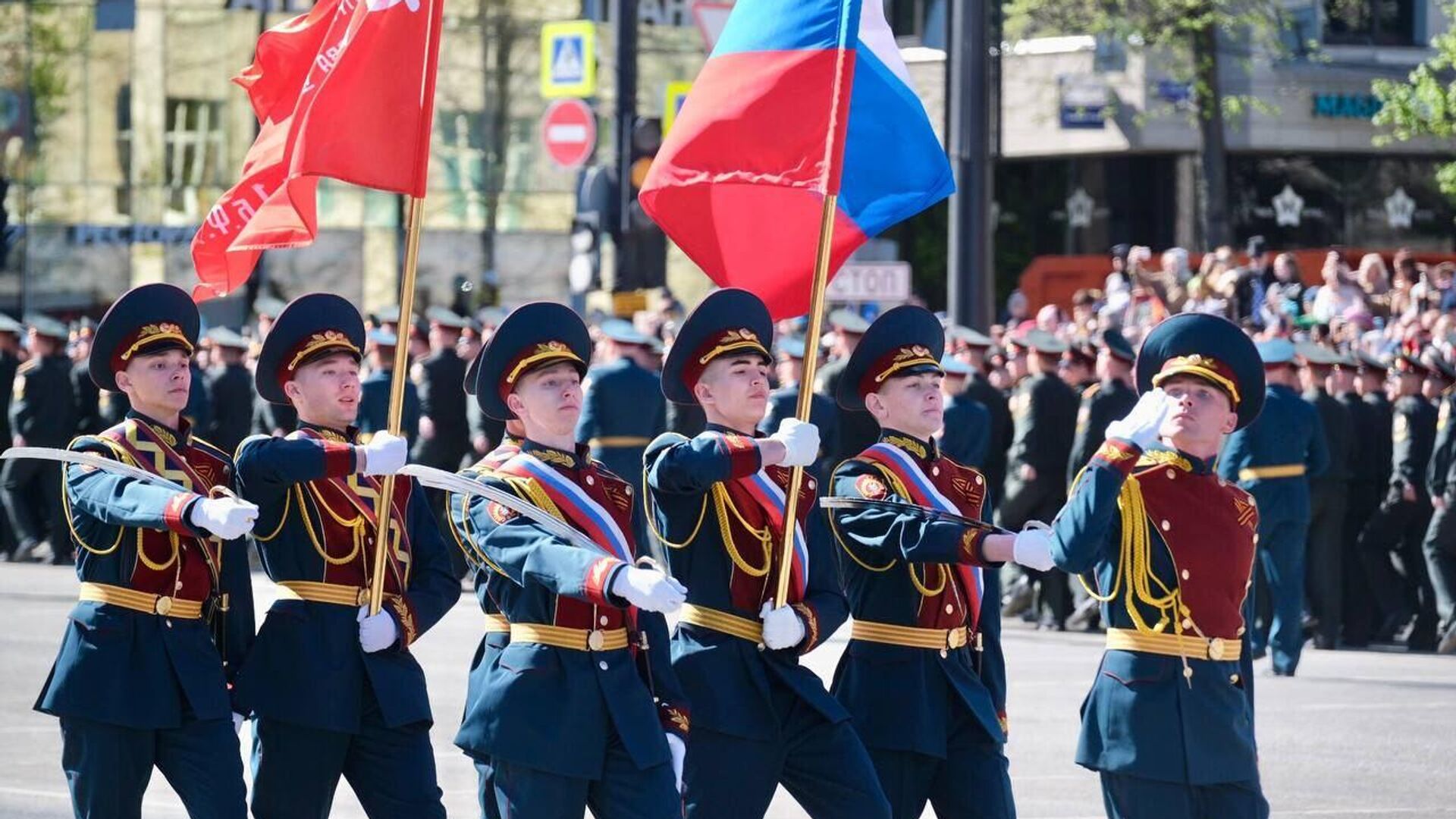 В Перми прошел военный парад в честь 79-летия Победы - РИА Новости,  09.05.2024