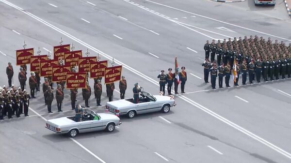 Военный парад, посвященный 79-й годовщине Победы в Великой Отечественной войне, в Ростове-на-Дону. Кадр видео