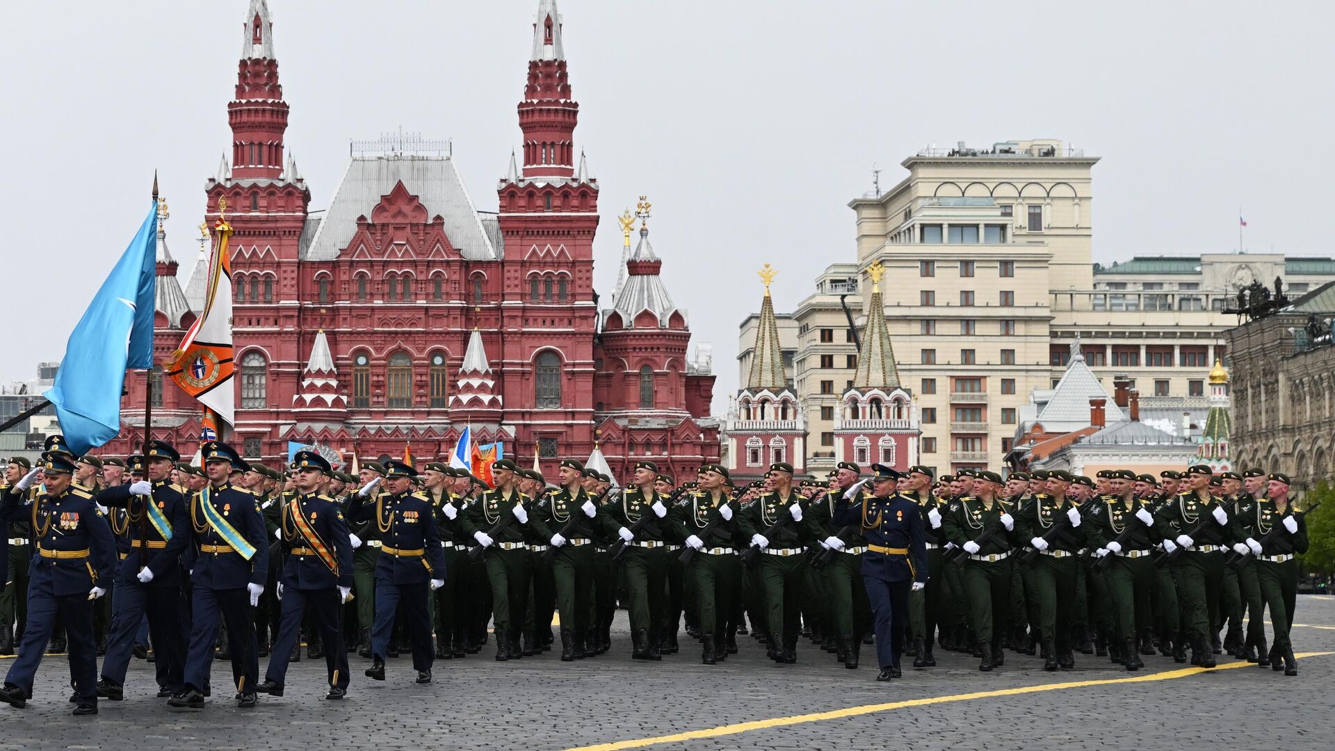 Военнослужащие парадных расчетов на военном параде на Красной площади в честь 79-летия Победы в Великой Отечественной войне - РИА Новости, 1920, 09.05.2024