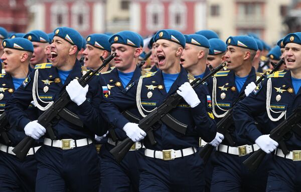 Военнослужащие парадных расчетов на военном параде на Красной площади в честь 79-летия Победы в Великой Отечественной войне
