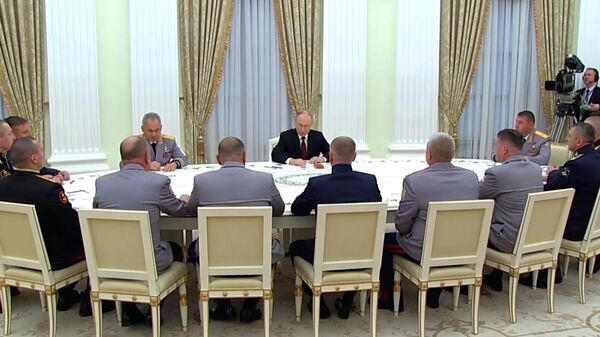 Путин на встрече с командирами подразделений, участвующими в спецоперации