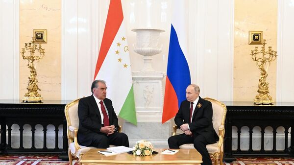 Путин на встрече с президентом Таджикистана Рахмоном