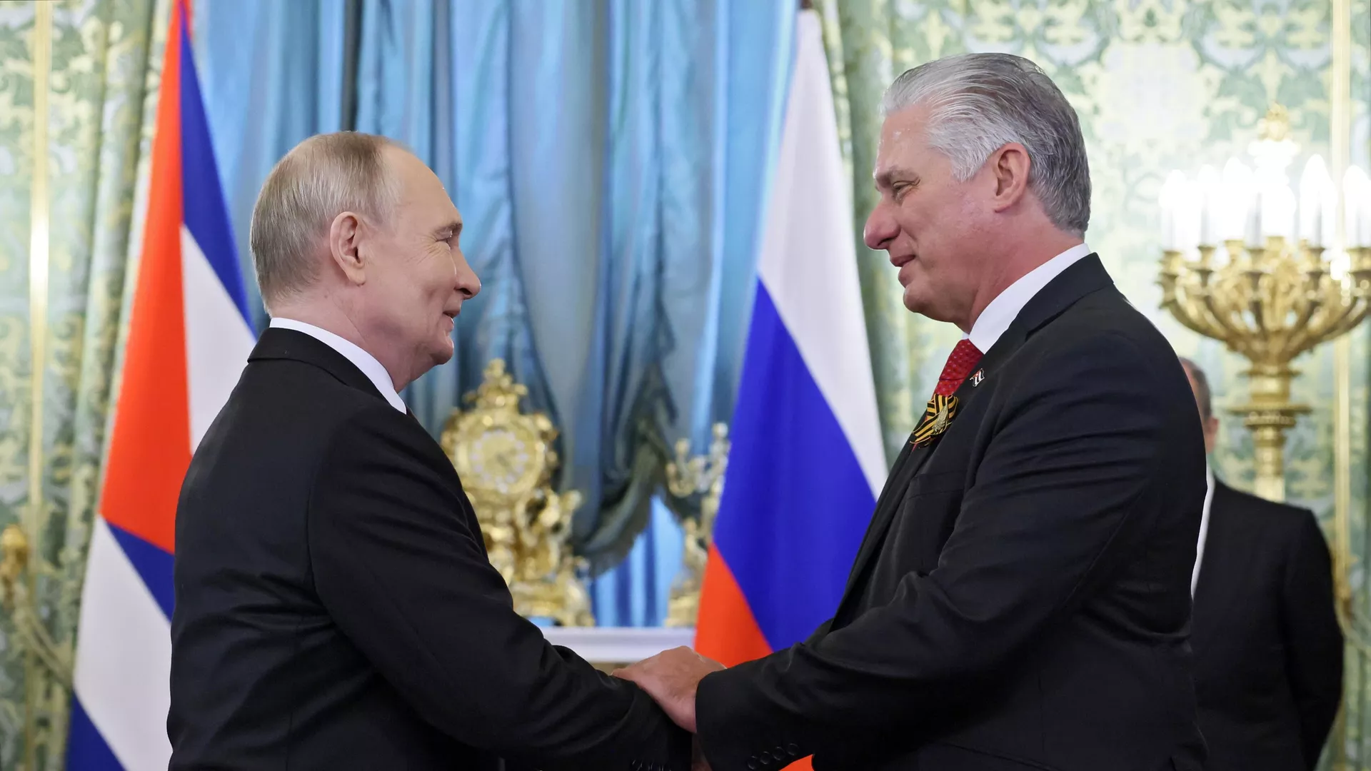 Президент РФ Владимир Путин и президент Республики Куба Мигель Диас-Канель Бермудес во время встречи - РИА Новости, 1920, 07.05.2025