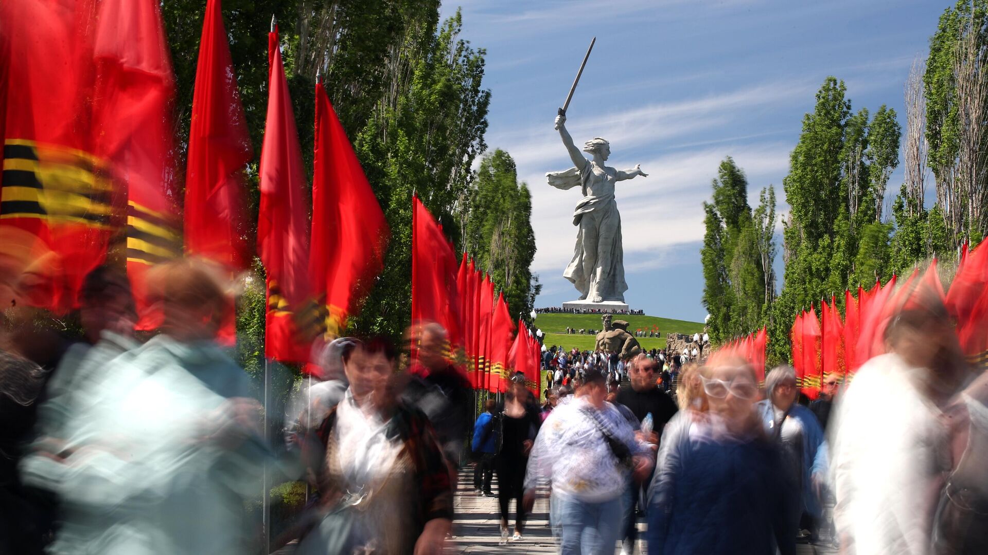 Празднование 79-й годовщины Победы в Великой Отечественной войне на Мамаевом кургане в Волгограде - РИА Новости, 1920, 09.05.2024