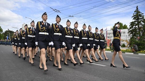 Военный парад в честь 79-й годовщины Победы в Великой Отечественной войне в Новороссийске