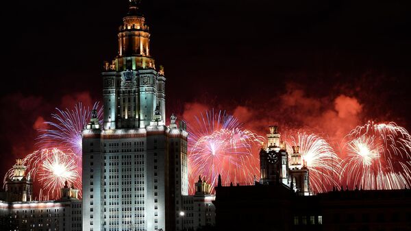 Праздничный салют в Москве в честь Дня Победы
