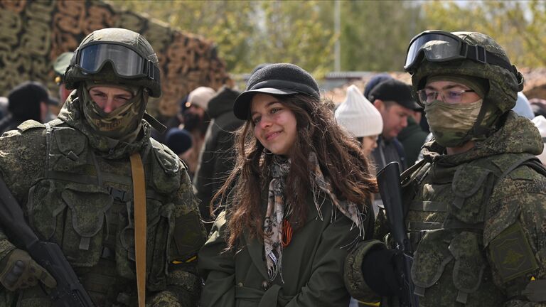 Выставка военной техники на площади Тысячелетия в Казани во время празднования Дня Победы, посвященного 79-й годовщине Победы в Великой Отечественной войне