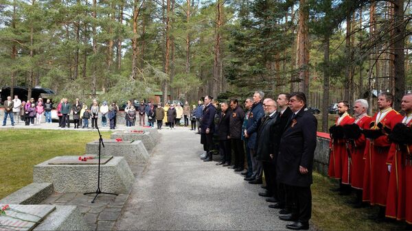 Памятная церемония, ежегодно проводимая Посольством России в Финляндии в День Победы,  у мемориала на месте захоронения советских воинов в Ханко