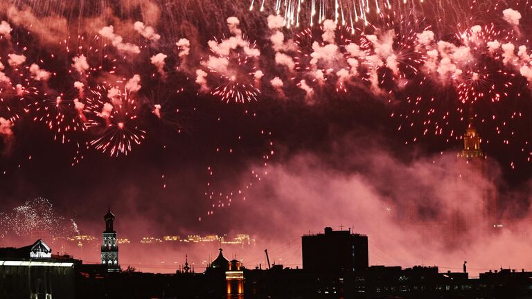 Салют в Москве в честь 79-й годовщины Победы в Великой Отечественной войне