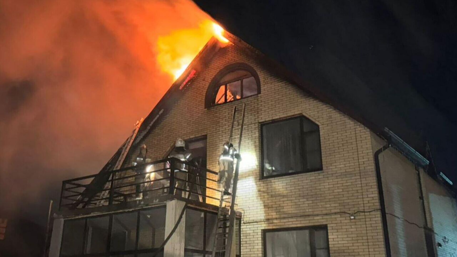 Пожар из-за непотушенного мангала в Новочеркасске0