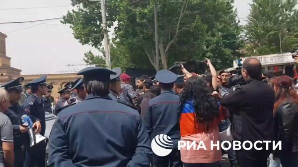 Задержание участников протеста в Ереване