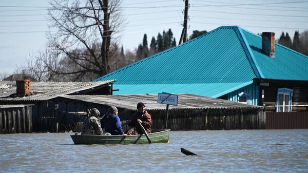 В Омской области продолжается эвакуация людей и животных
