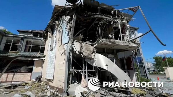 Кадры с места удара ВСУ по ресторану в Донецке