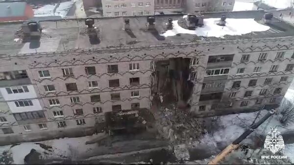 Обрушение подъезда пятиэтажного кирпичного дома в городе Печора республики Коми