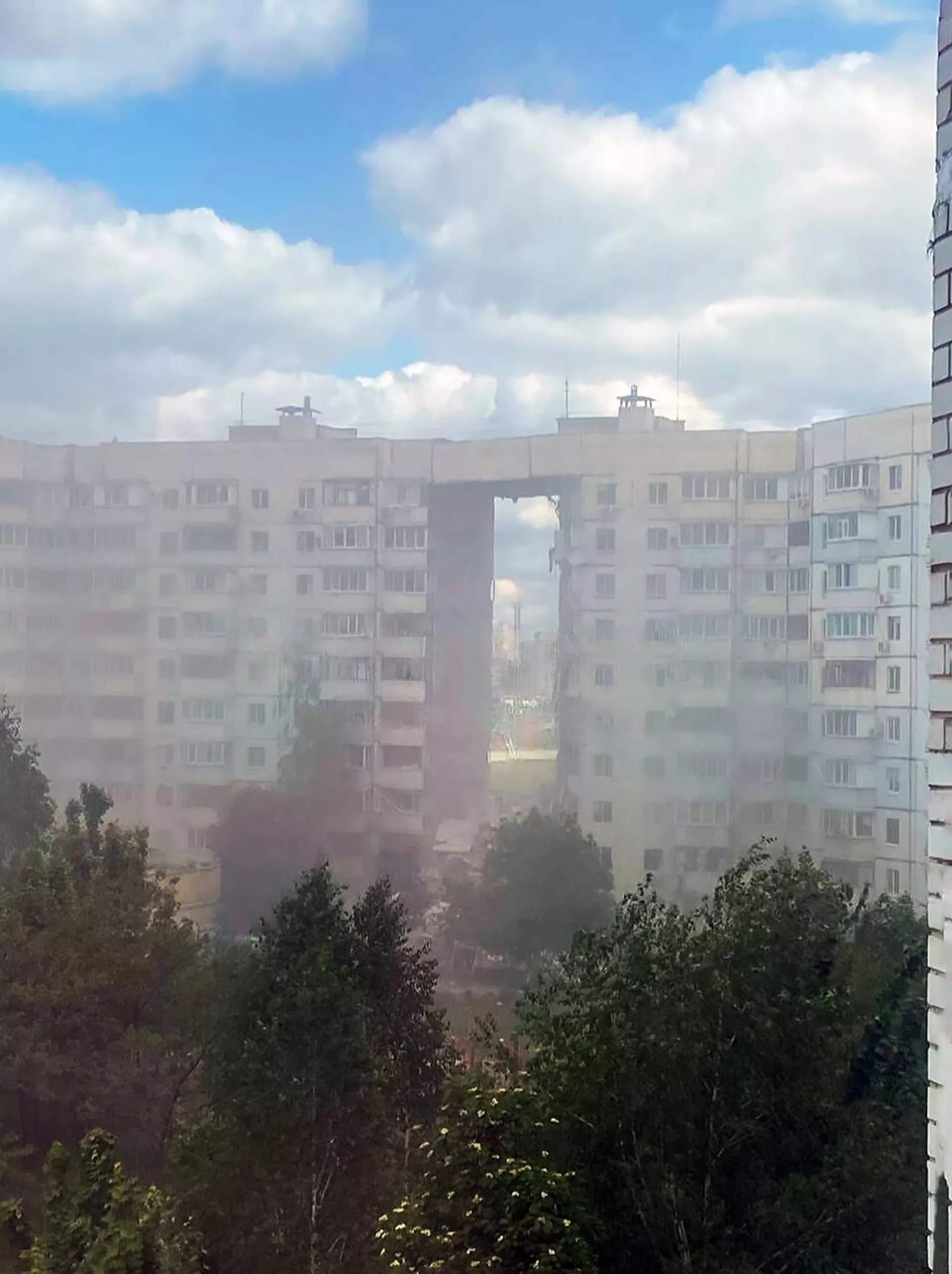 На месте обрушения подъезда в Белгороде На месте обрушения подъезда в Белгороде - РИА Новости, 1920, 12.05.2024