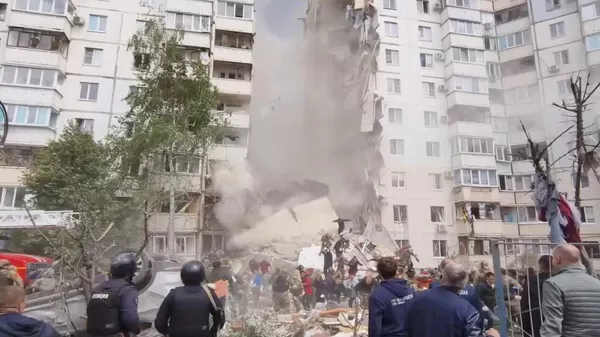 Момент обрушения крыши многоэтажки в Белгороде. Кадр видео