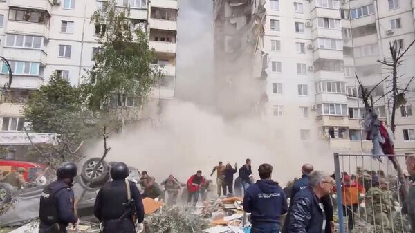 Момент обрушения крыши многоэтажки в Белгороде. Кадр видео