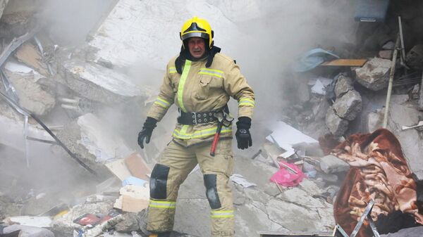 Пострадавшие при обрушении дома в Белгороде сотрудники МЧС идут на поправку