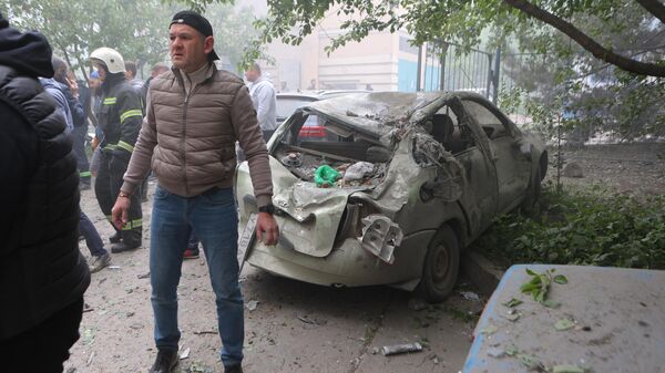 На месте обрушения подъезда дома в Белгороде в результате обстрела ВСУ