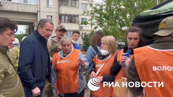 Гладков на месте частичного обрушения дома в Белгороде